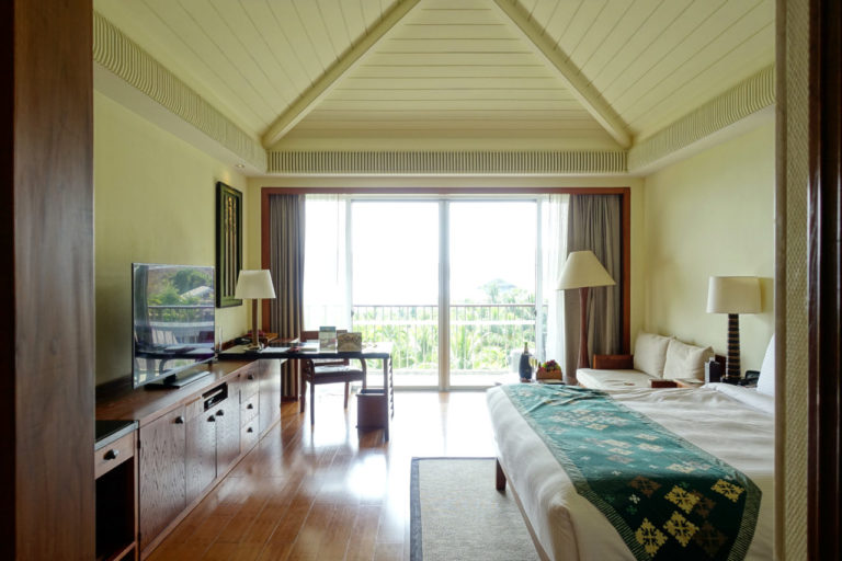 Mandarin Oriental Sanya hotel review - Passport & Palmtree