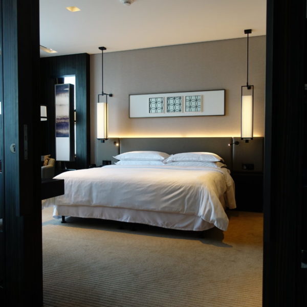 Sheraton Grand Deluxe Suite bedroom
