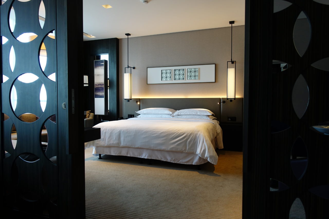 Sheraton Grand Deluxe Suite bedroom