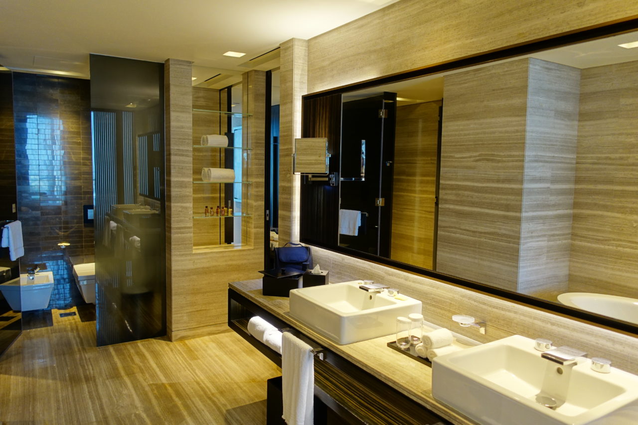 Sheraton Grand Dubai bathroom