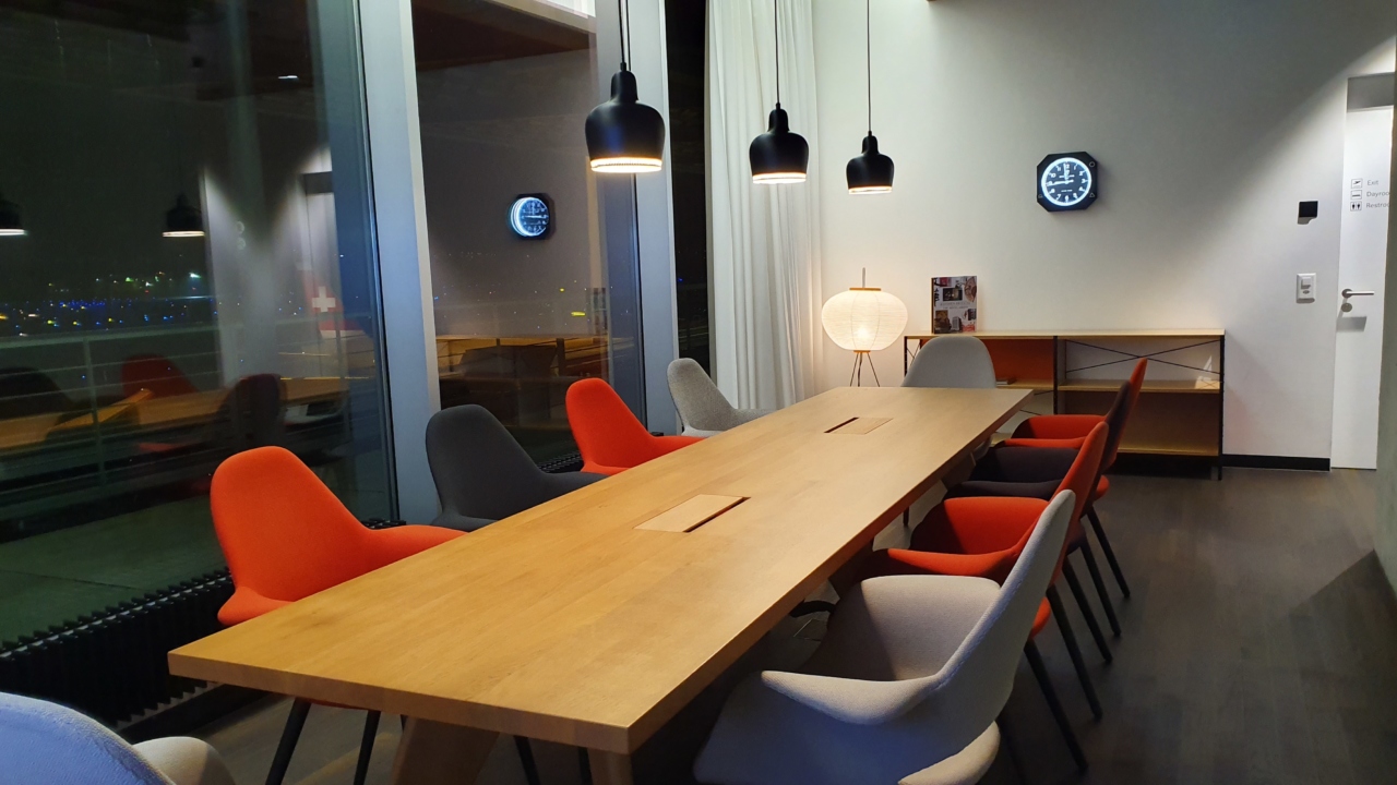 Swiss First Class Lounge meeting room